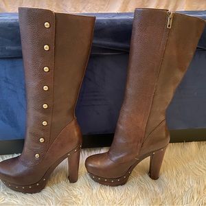 UGG size 9 - never worn